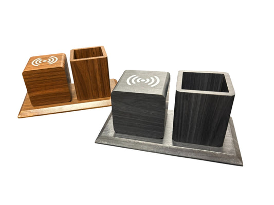 Pennenhouder met draadloze oplader en klok